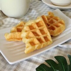 Original croffle in white plate