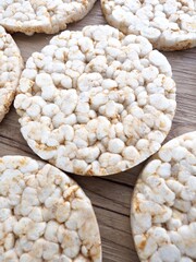 한국음식 현미 뻥튀기 
