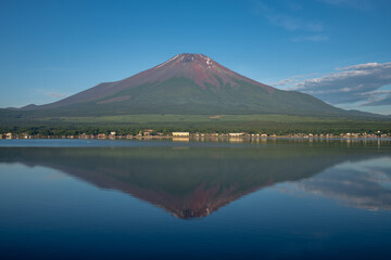 Naklejka premium 夏の富士山遠景