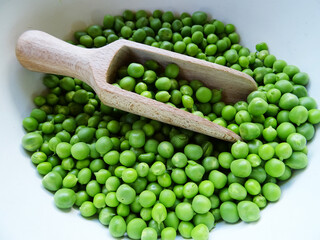 Harvested fresh green peas for cooking, background image