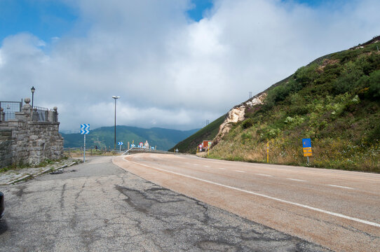 Puerto de Pajares paso entre Asturias y Castilla y Le&oacute;n