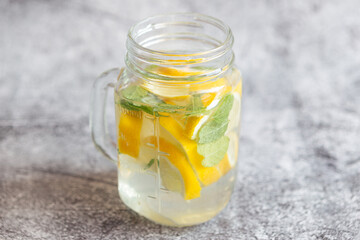 Lemon and mint flavored water