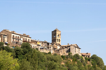 Fototapeta na wymiar panoramic view of the town of ainsa in the pyrenees on a summer day