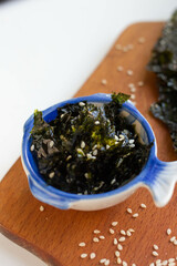 Crispy dried seaweed with sesame