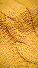 Jersey de ochos de lana amarilla