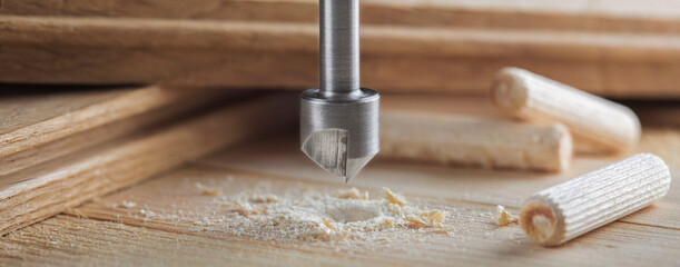 Countersink drill bit make sink in hole for screw in old wooden plank