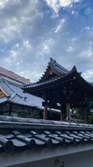 Obraz premium The beautiful temple rooftop beside the Todai university at Hongo district in Bunkyo ward, Tokyo Japan year 2022 July 27th