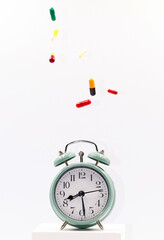 Concept of the time left to reverse the problem of resistance of bacteria to antibiotics