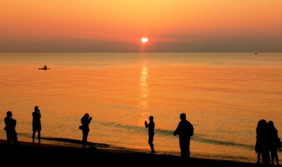 Fototapeta zachód słońca nad Morzem Bałtyckim - plaża w Rowach obraz
