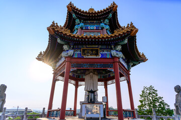 宮廷風景Court scenery
本格的な中国宮廷建築様式の公園。
A park with authentic...