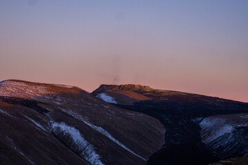 Fototapeta premium Fagradsfjall in Island im Winter