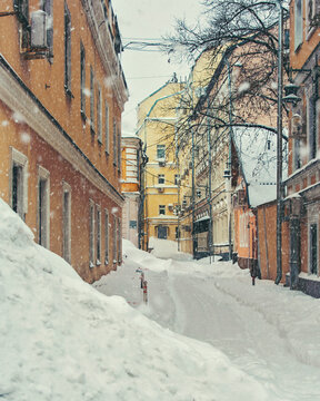 Little old street after a snowfall © Beshtau