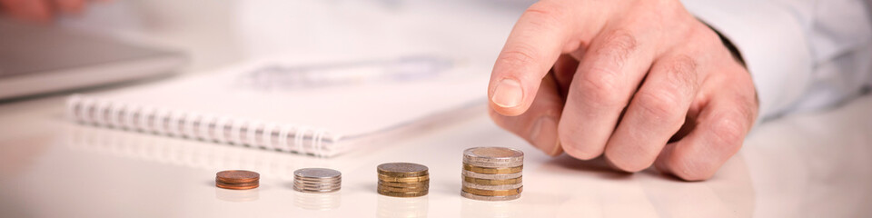 Universal Linkedin banner for financier banker stockbroker investor and other