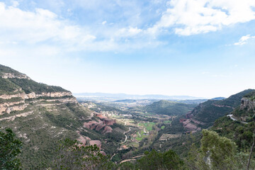 Fototapeta na wymiar Vista elevada de un valle