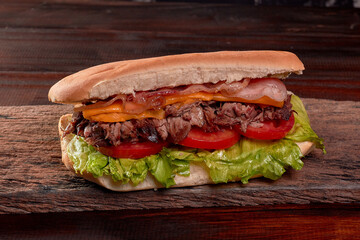 Lomitos, pizza y empanadas