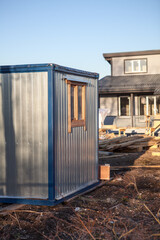 Change house in which workers may change their clothes or rest