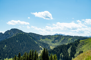 Mangfallgebirge Voralpen Tegernsee Bayern an herrlichem Sommertag