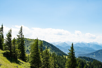 Mangfallgebirge Voralpen Tegernsee Bayern an herrlichem Sommertag