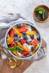 cottage cheese with berries