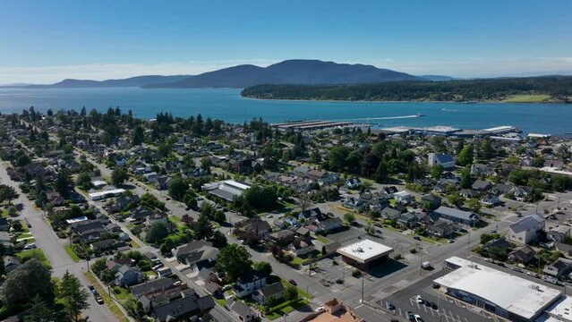 Orbiting aerial view of the city of Anacortes in Washington State.