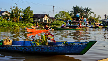 Obraz premium Lok baintan floating traditional market. South Kalimantan, Indonesia