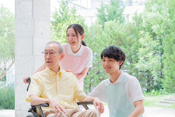 介護シーン