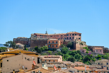 Portoferraio, Festung, Forte Stella, Falcone, Leuchtturm, Altstadt, Hafen, Insel, Elba, Fischerboote, Boote, Fähre, Fährhafen, Badestrand, Toskana, Toskanischer Archipel, Sommer, Italien