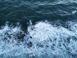 Fototapeta na wymiar Foamy Ocean Waves