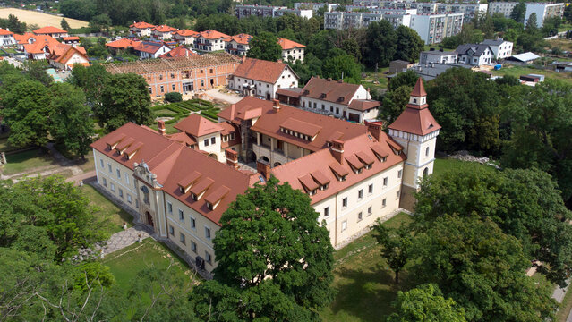 Tarnowskie G&oacute;ry. Zamek w Starych Tarnowicach.