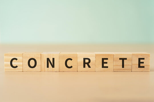 コンクリート・具体的のイメージ｜「CONCRETE」と書かれたブロック
