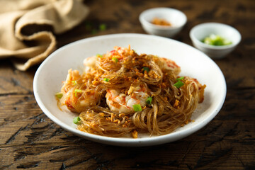 Stir fry noodles with shrimps