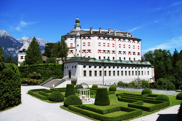 Schloss Amras bei Innsbruck, Tirol, Österreich - obrazy, fototapety, plakaty