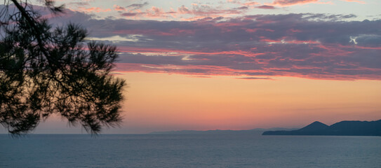 Fototapeta na wymiar beautiful sea sunset