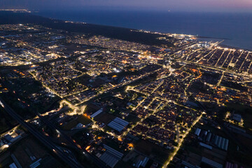 Obraz premium Viareggio city aerial view at night