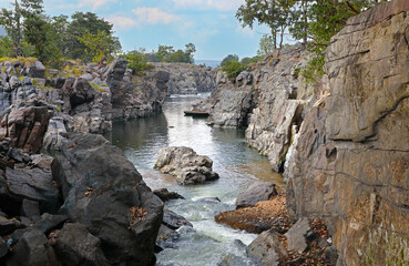 Beautiful Hogenakkal water Falls in India	
