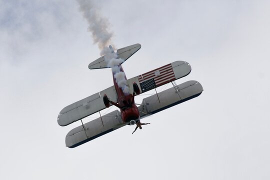 Diving Wingwalker