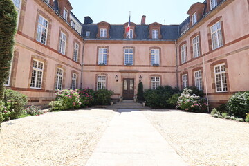 Obraz premium Le conseil départemental, ancien conseil général, vue de l'extérieur, ville de Rodez, département de l'Aveyron, France