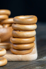 a large amount of traditional snacks round cracknel