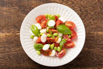 枝豆のサラダ　(トマト・チーズ・バジル)