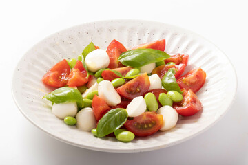 枝豆のサラダ　(トマト・チーズ・バジル)
