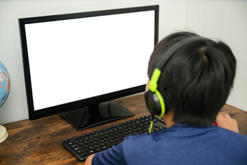 パソコンをする少年　合成用 - obrazy, fototapety, plakaty