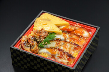 夏の鰻ちらし丼