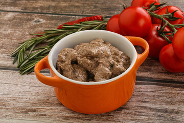 Soft chicken liver with cream