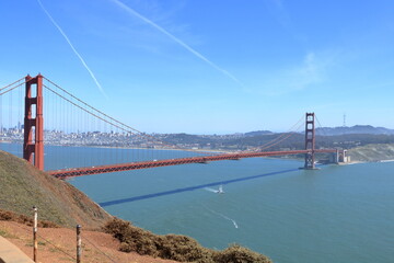Golden Gate bridge over the Pacific Ocean