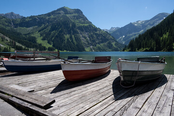 Bergsee in den Alpen - Vilsapsee mit Ruderboote