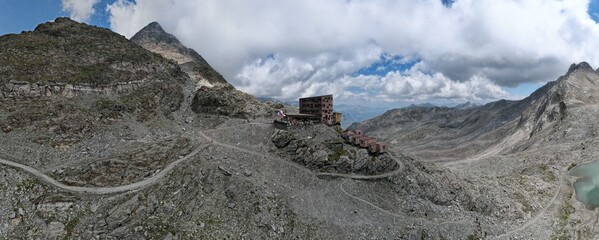 Il nuovo rifugio Petrarca All’Altissima nel comune di MOSO in Passiria (Alto Adige - Südtirol)
