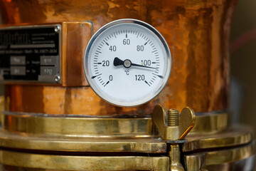 Temperature measurement at a gin distillery.