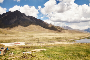 Aussichtspunkt in Peru auf dem Weg zum Titticacasee - obrazy, fototapety, plakaty