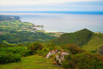 Fototapeta na wymiar Asturias, Colunga, La Isla desde El Sueve, España, Spain