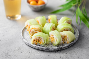 apéritifs  roulés maki concombre thon carotte